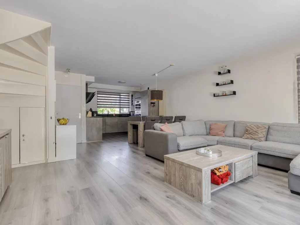 Bizetstraat 1, ALMERE