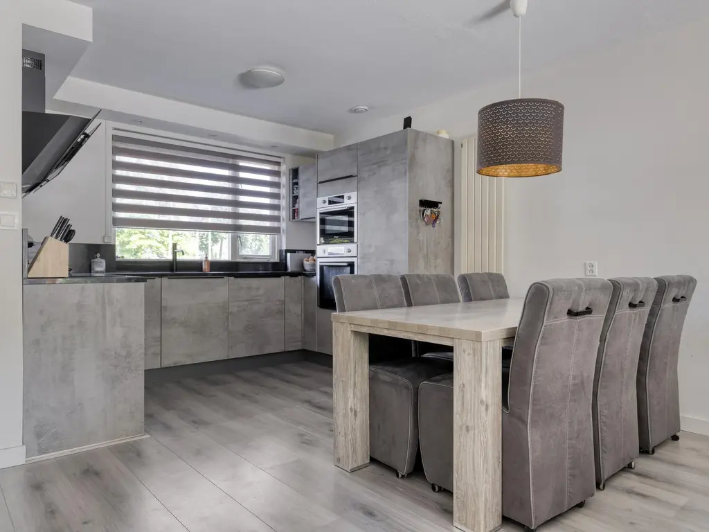 Bizetstraat 1, ALMERE