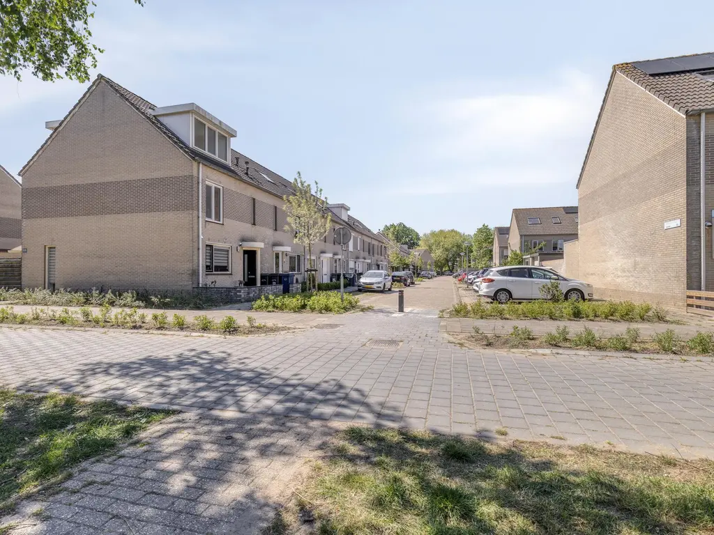 Bizetstraat 1, ALMERE
