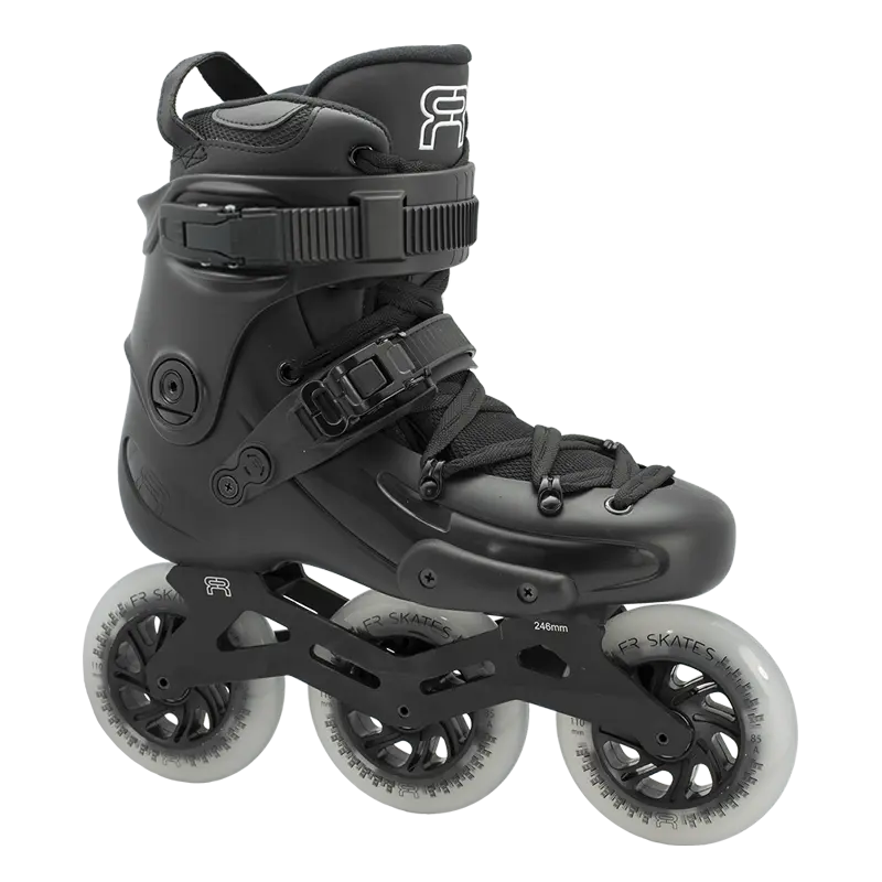 FR2 310 Black Zwart Freeskates