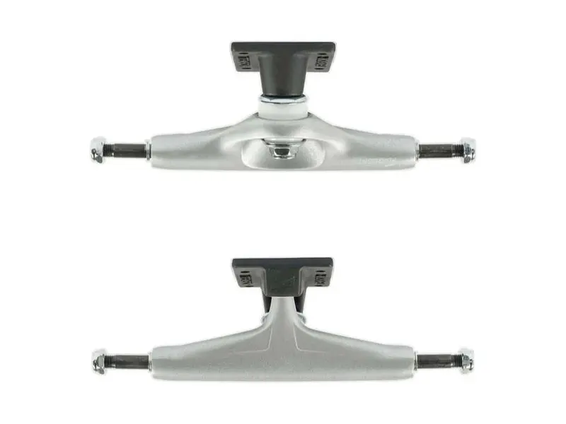 Mag Light Reflect Silver/Black 5.25 - Skateboard Trucks