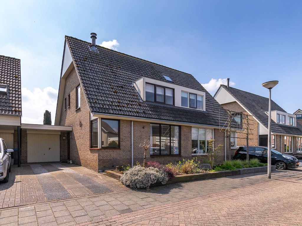 Meeuwenlaan 24, GROOT-AMMERS