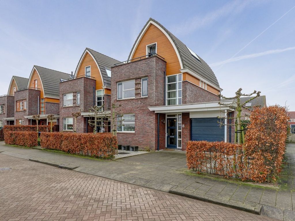 Kamperfoelie 8, BRANDWIJK