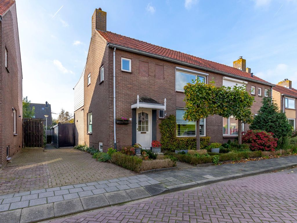 Giessenlaan 74, GIESSENBURG