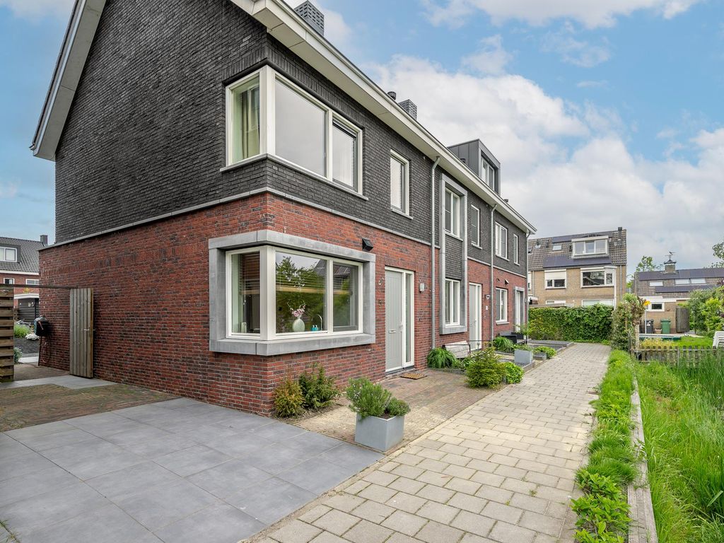 Schoolplein 5, LANGERAK