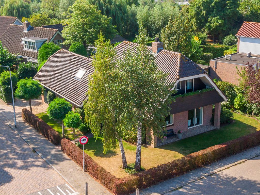 Bogerd 2, GIESSENBURG