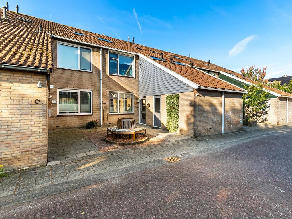 Den Hoef 16, AMEIDE