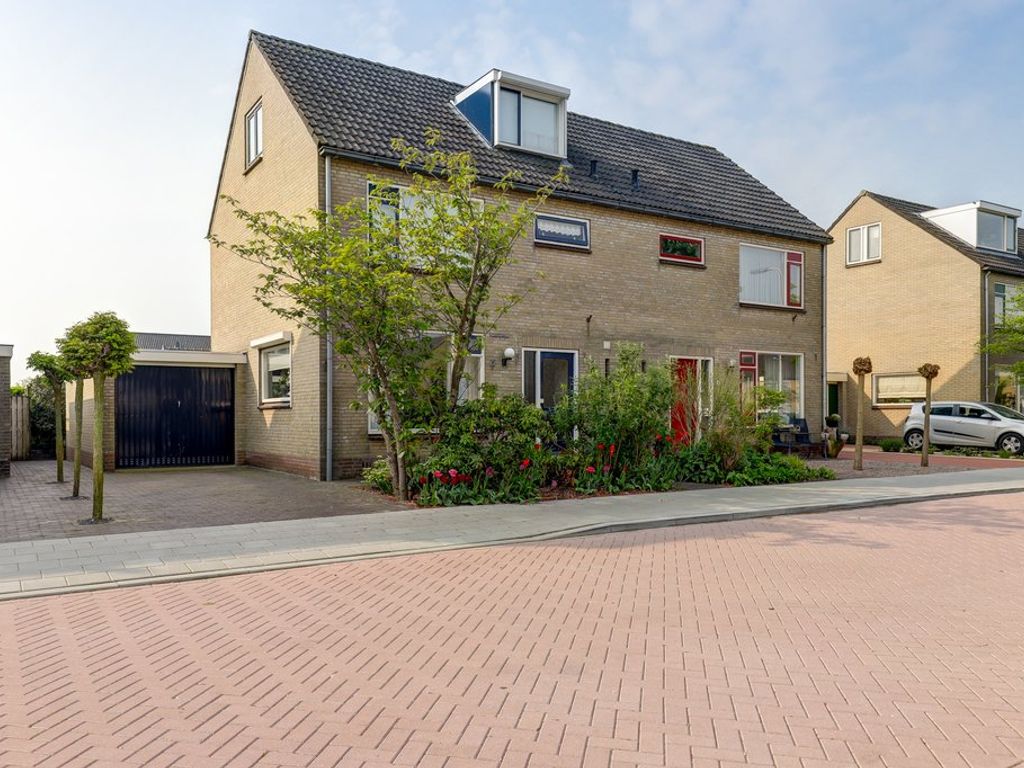 Emmastraat 9, LANGERAK