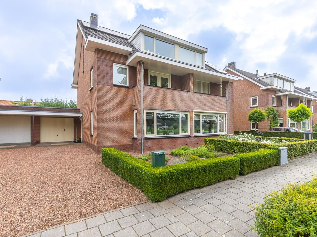 Menno van Coehoornsingel 8, LANGERAK