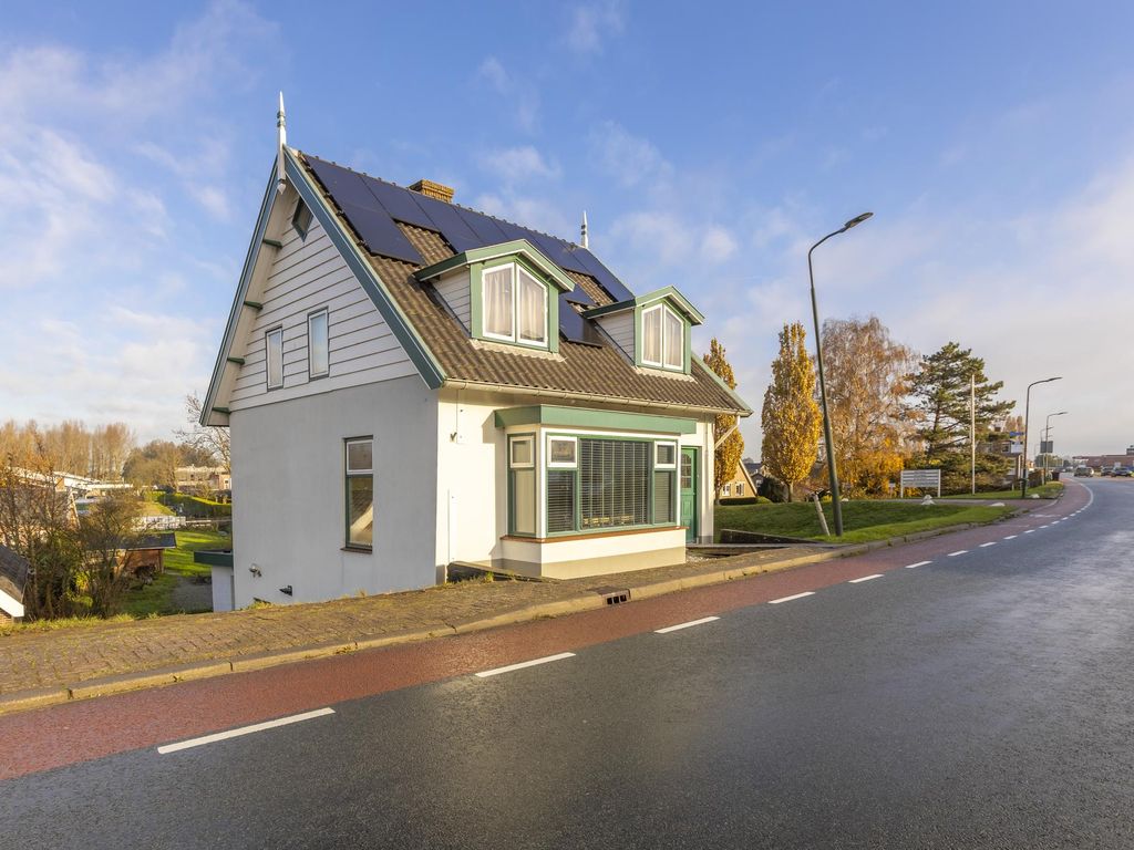 Rivierdijk 423, HARDINXVELD-GIESSENDAM