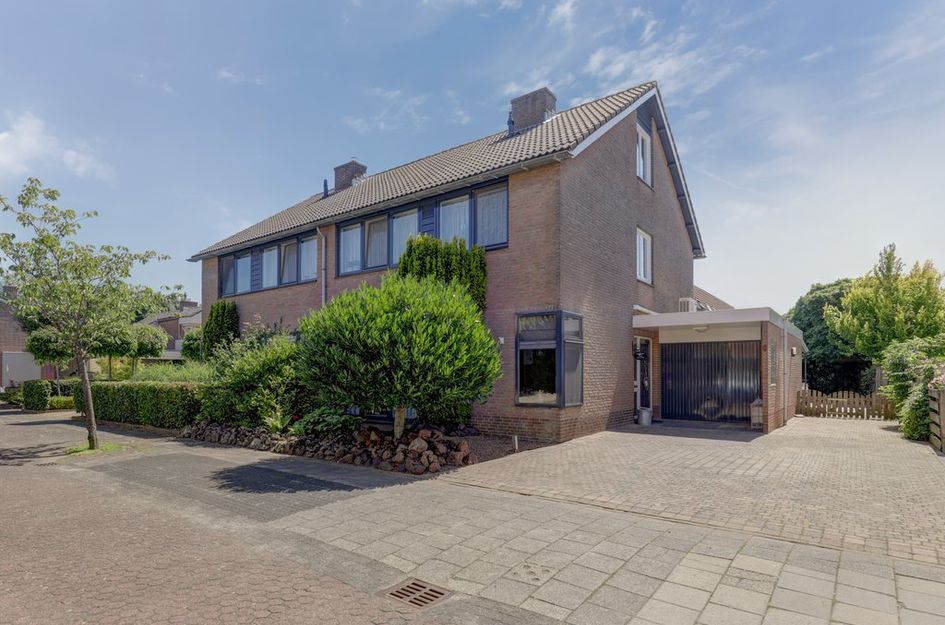 Den Hoef 6