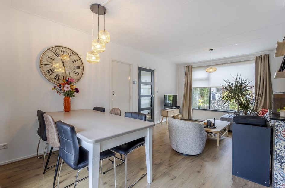 Bernhardstraat 2