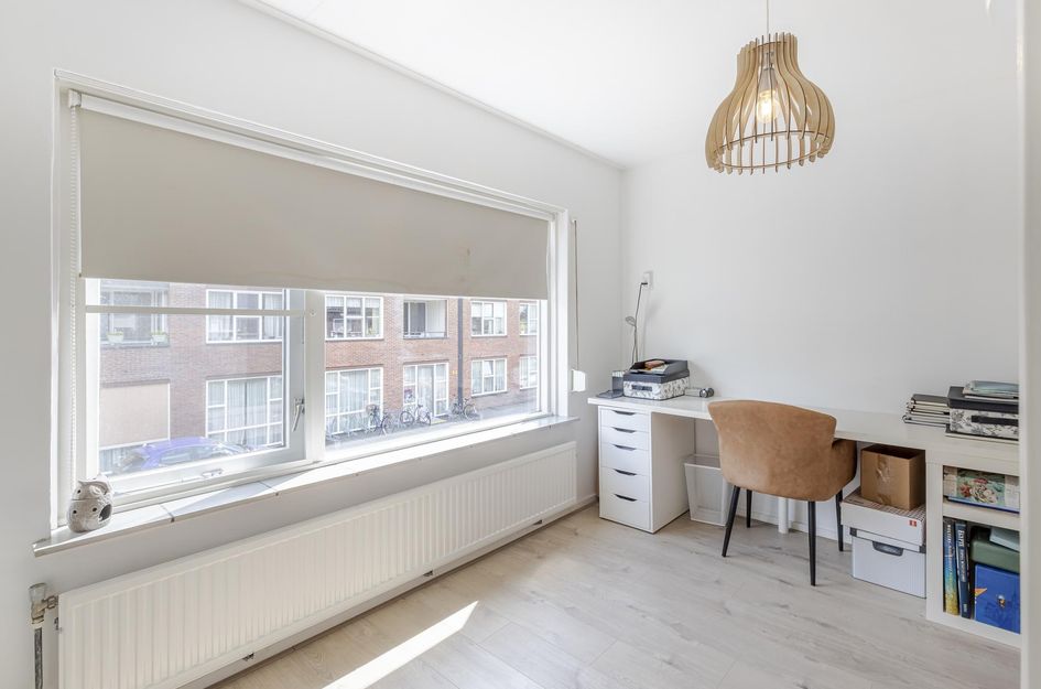 Bernhardstraat 2