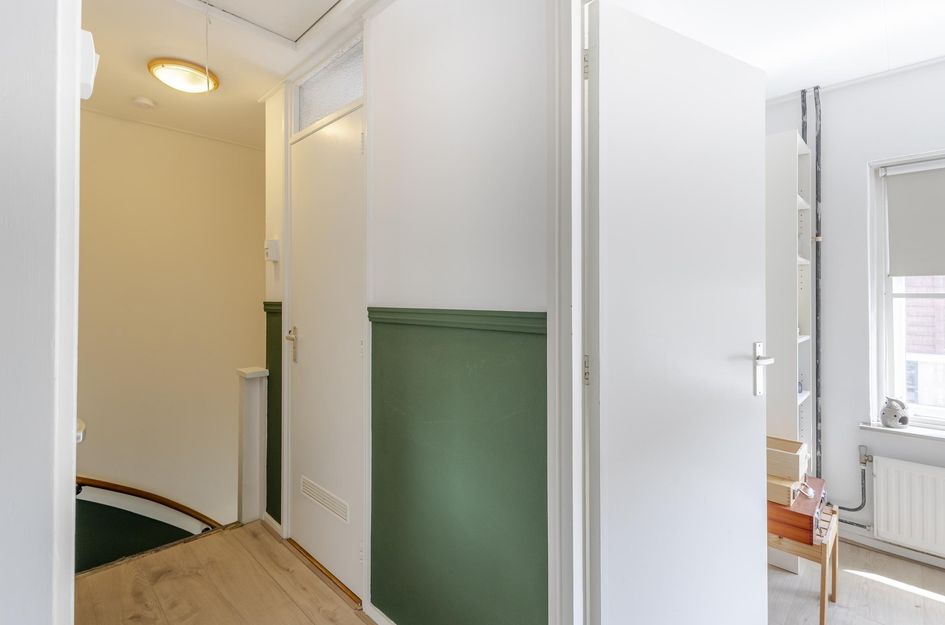 Bernhardstraat 2