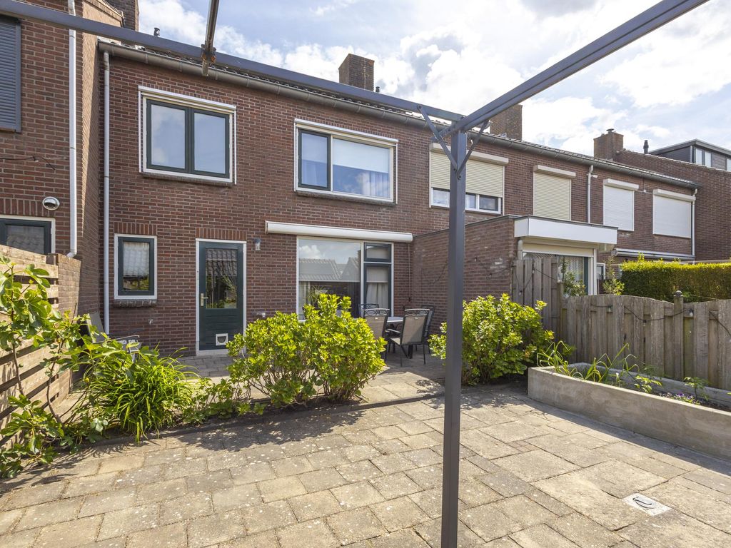 Bernhardstraat 2, GROOT-AMMERS