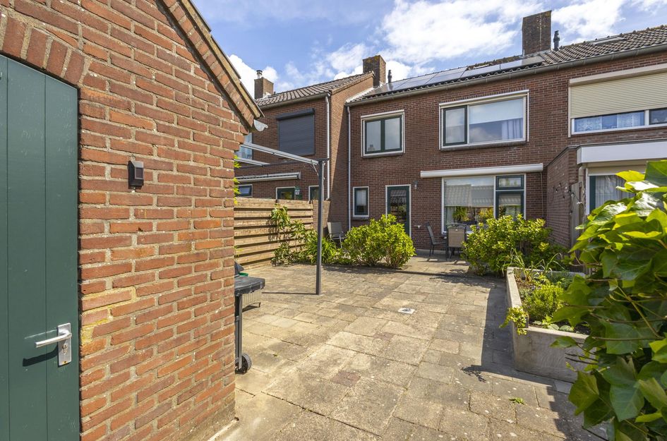 Bernhardstraat 2