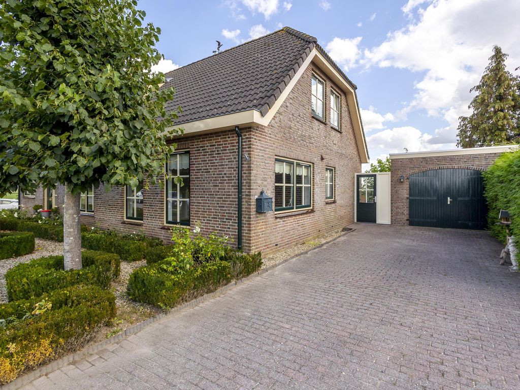Doetseweg 66A, GIESSENBURG