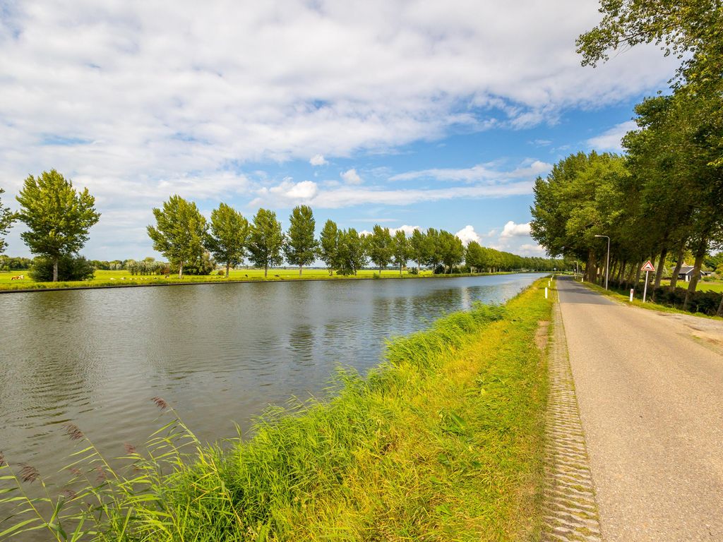 Kanaaldijk 8, LEERBROEK
