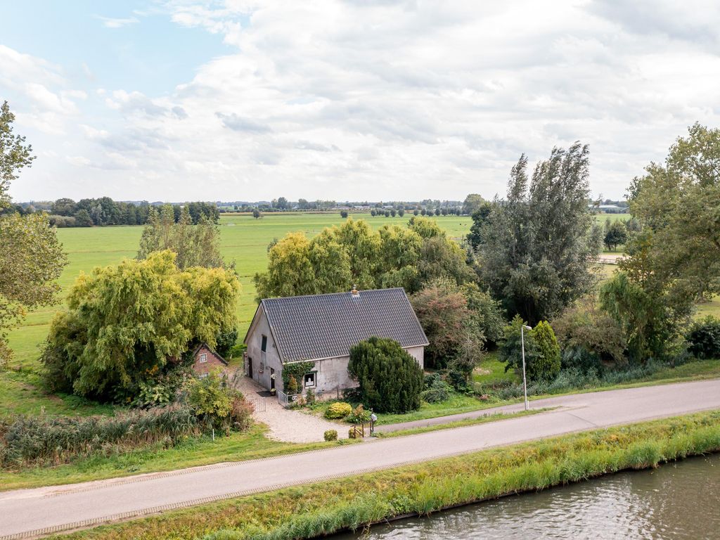Kanaaldijk 8, LEERBROEK