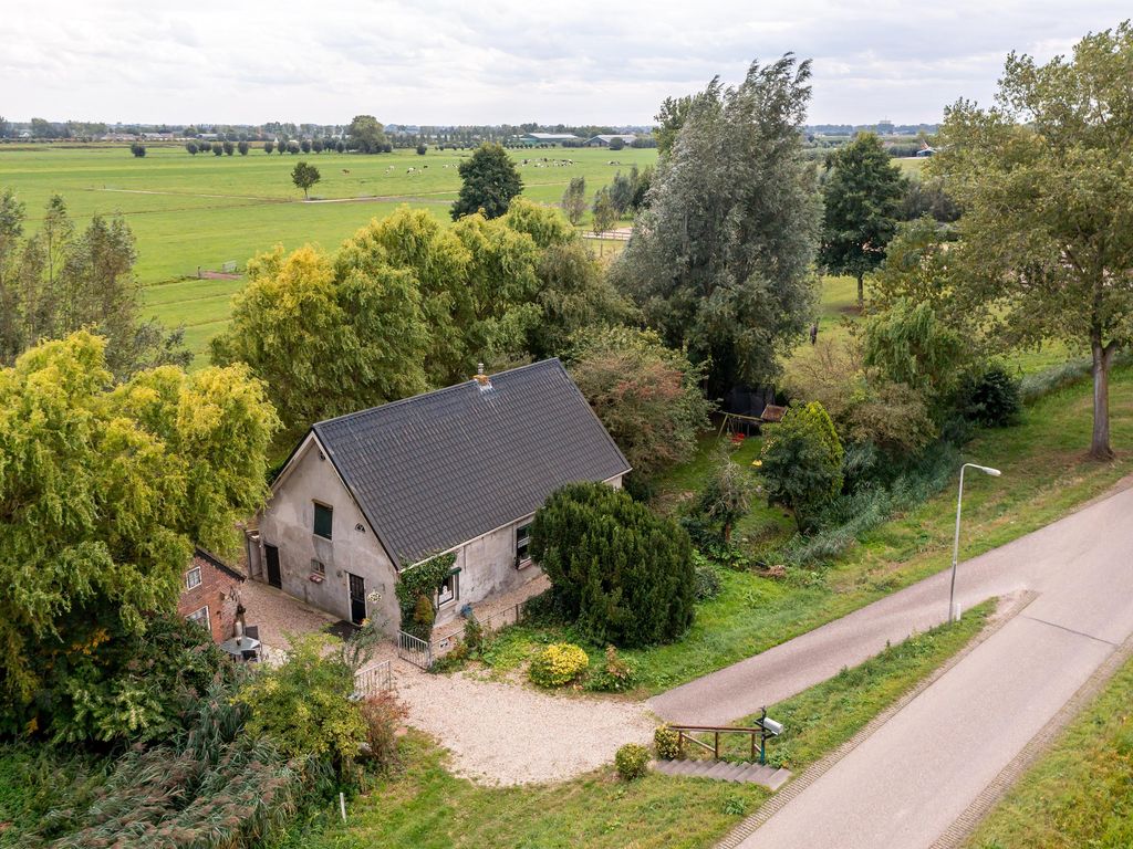 Kanaaldijk 8, LEERBROEK