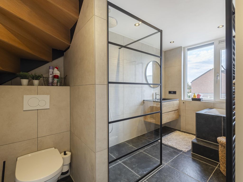 van Wenastraat 7, GIESSENBURG