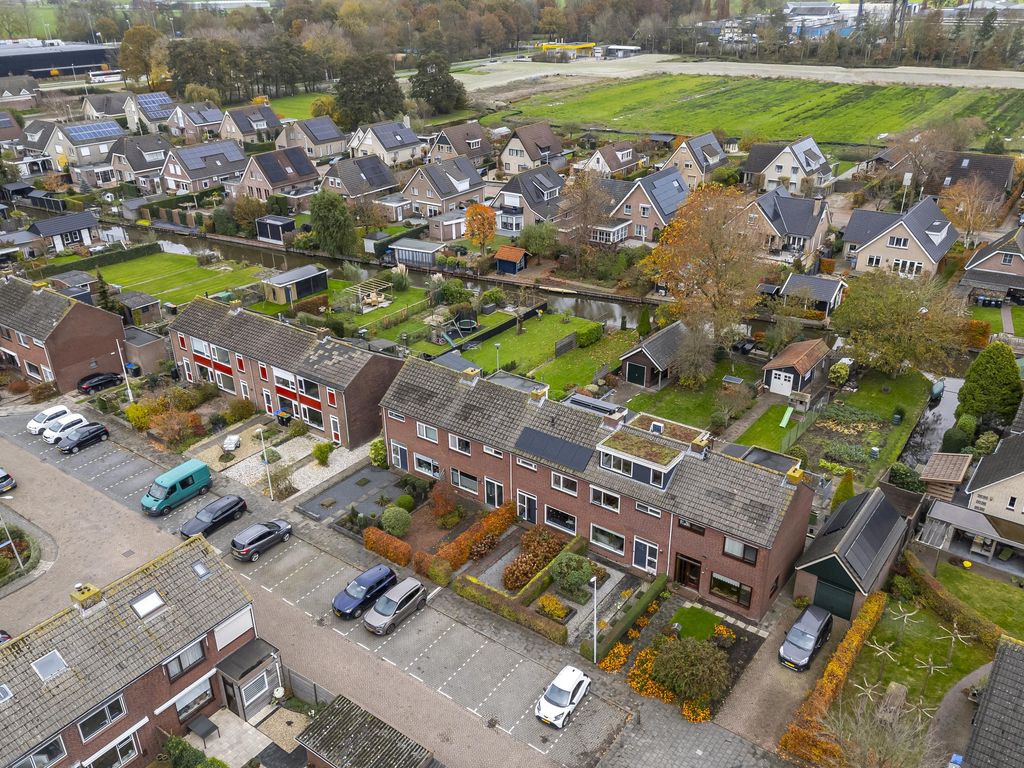 Juliana van Stolberglaan 49, GIESSENBURG