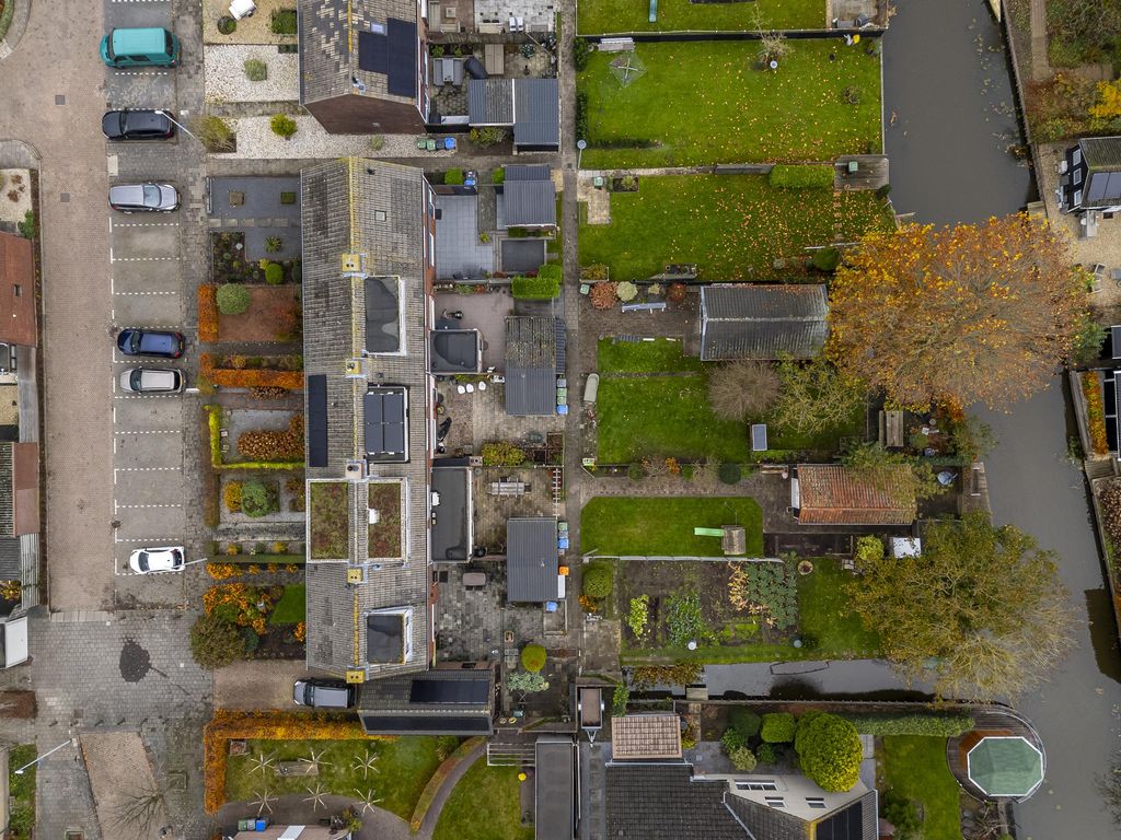 Juliana van Stolberglaan 49, GIESSENBURG