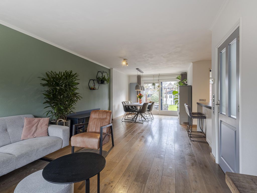 Juliana van Stolberglaan 49, GIESSENBURG