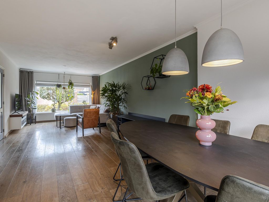 Juliana van Stolberglaan 49, GIESSENBURG