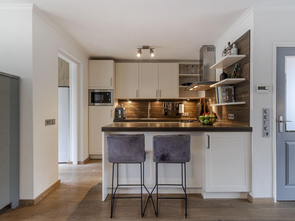 Juliana van Stolberglaan 49, GIESSENBURG