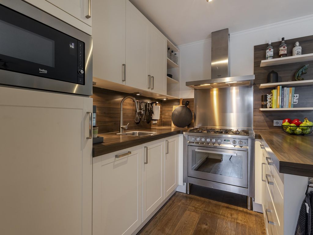 Juliana van Stolberglaan 49, GIESSENBURG