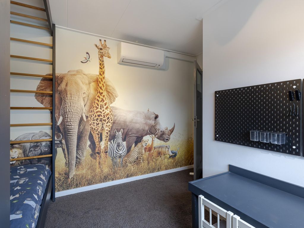 Juliana van Stolberglaan 49, GIESSENBURG