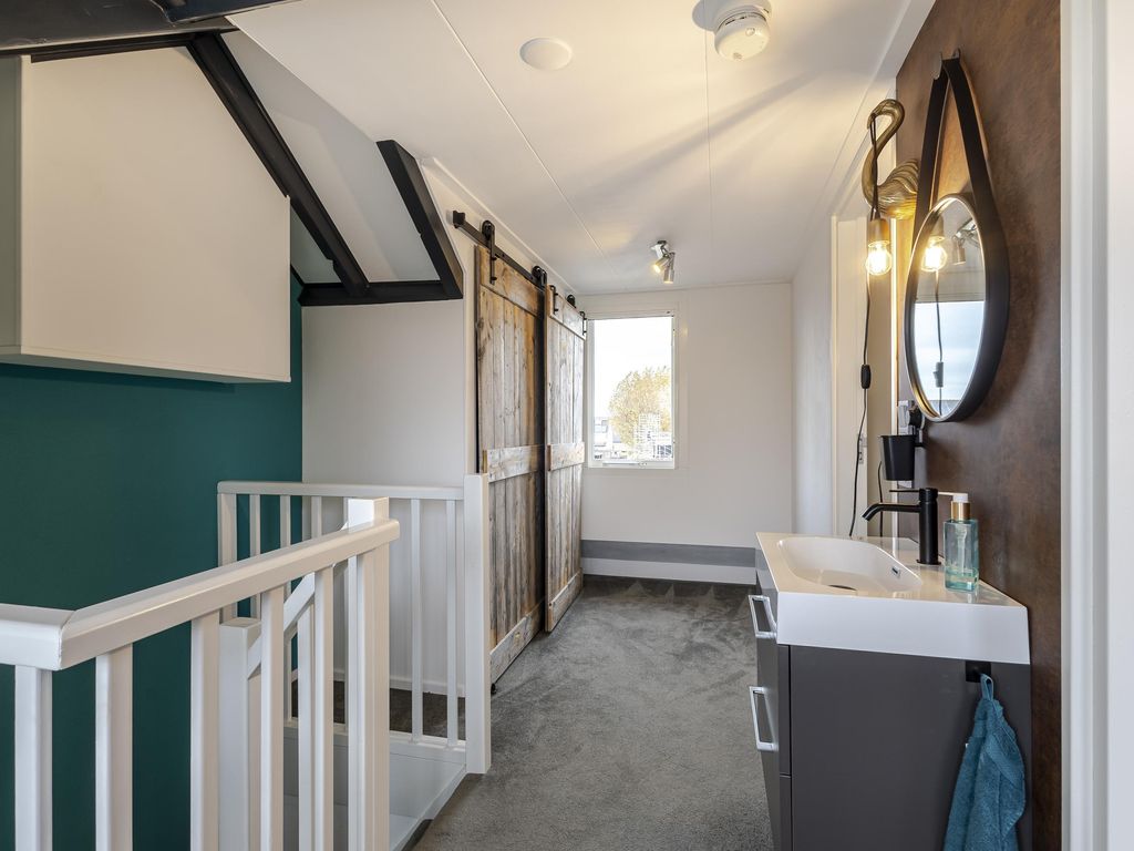 Juliana van Stolberglaan 49, GIESSENBURG