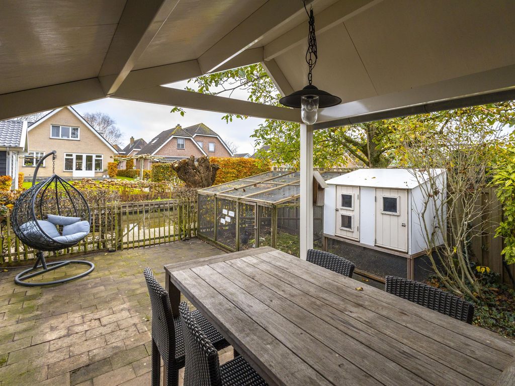 Juliana van Stolberglaan 49, GIESSENBURG