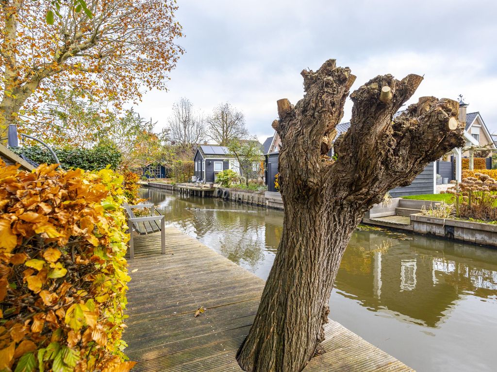 Juliana van Stolberglaan 49, GIESSENBURG