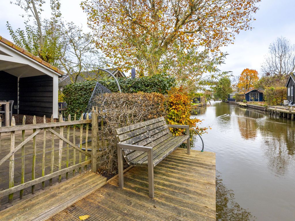 Juliana van Stolberglaan 49, GIESSENBURG