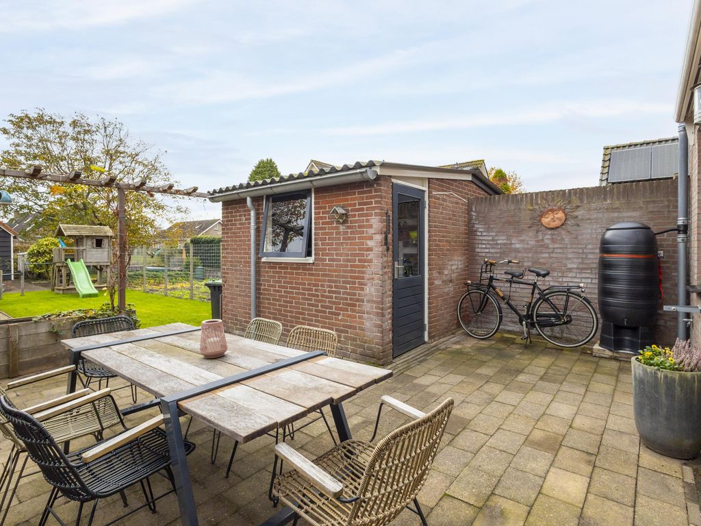 Juliana van Stolberglaan 49, GIESSENBURG