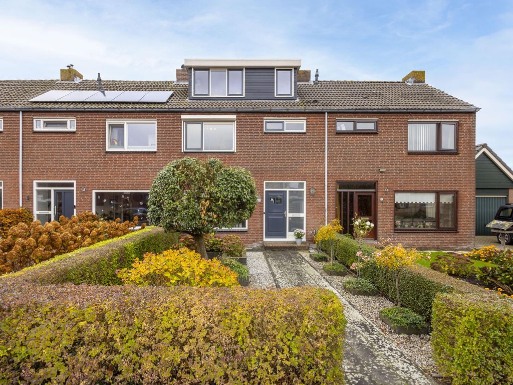 Juliana van Stolberglaan 49, GIESSENBURG