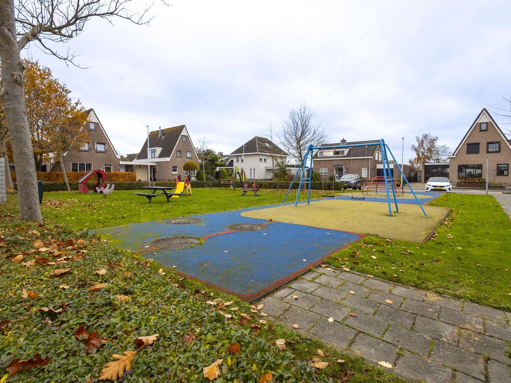 Juliana van Stolberglaan 49, GIESSENBURG