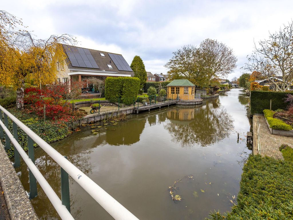 Juliana van Stolberglaan 49, GIESSENBURG