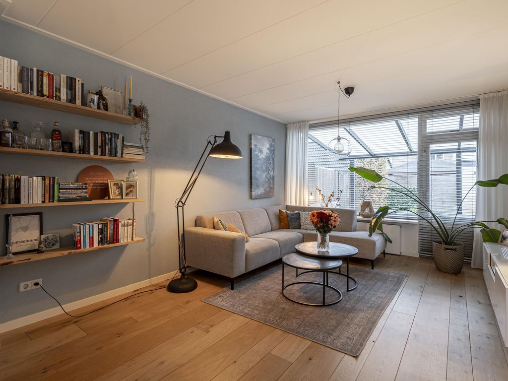 van Wenastraat 9, GIESSENBURG