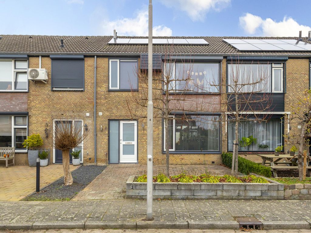 van Wenastraat 9, GIESSENBURG