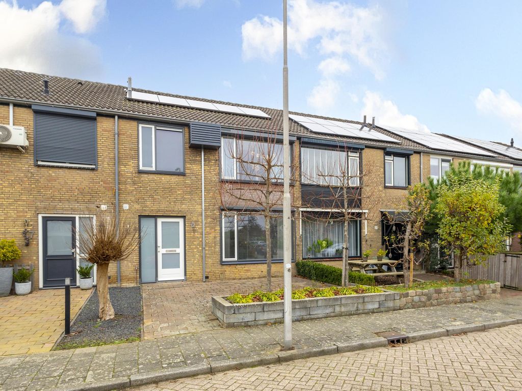 van Wenastraat 9, GIESSENBURG