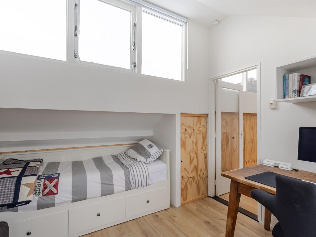 Oranjelaan 20, GIESSENBURG