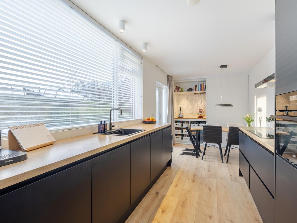 Oranjelaan 20, GIESSENBURG