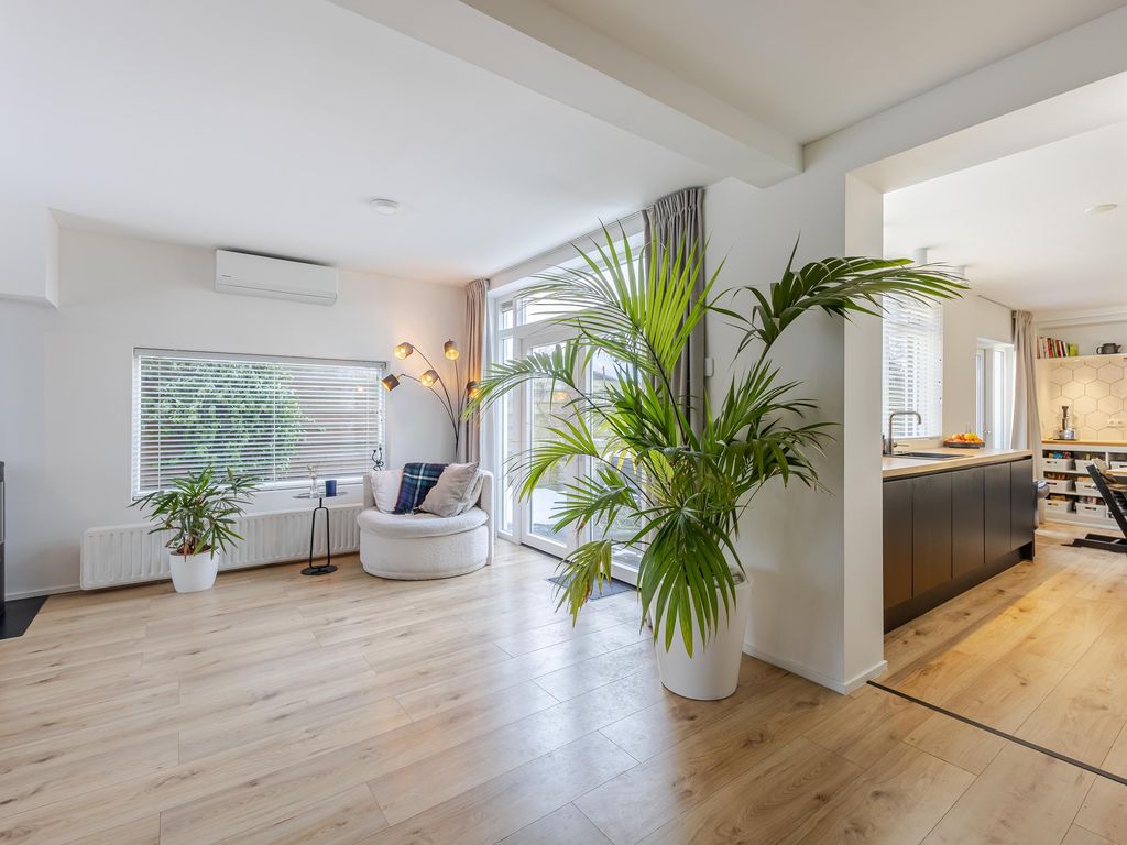 Oranjelaan 20, GIESSENBURG