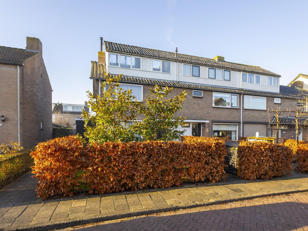 Oranjelaan 20, GIESSENBURG