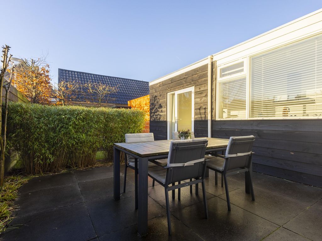 Oranjelaan 20, GIESSENBURG