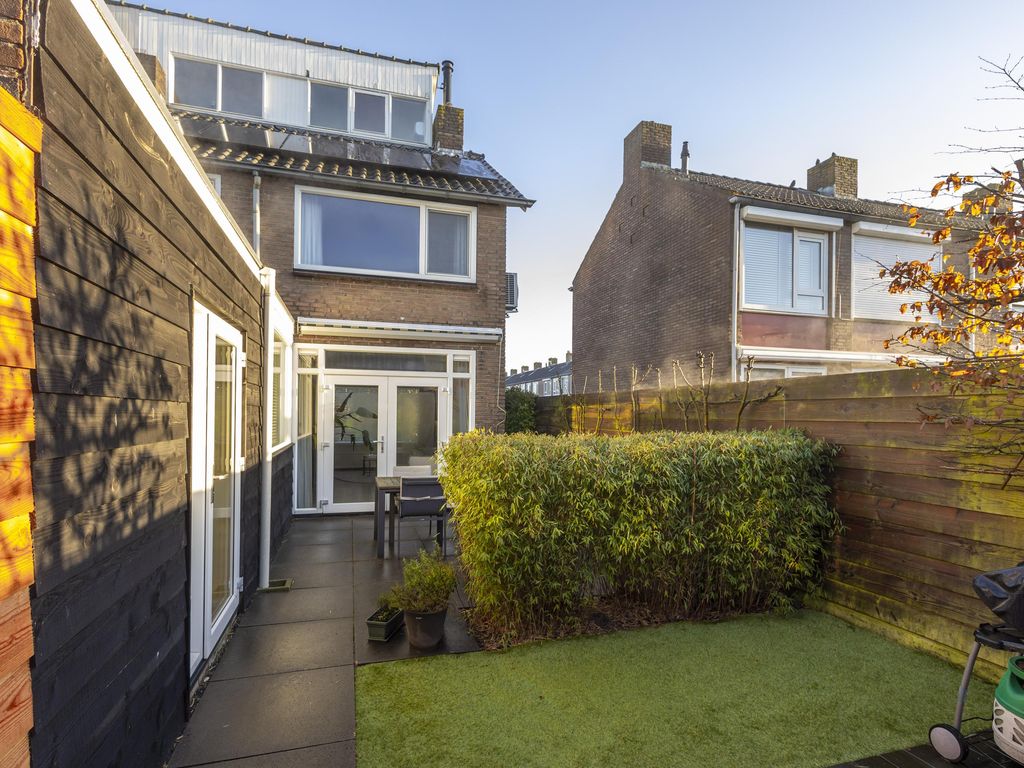 Oranjelaan 20, GIESSENBURG