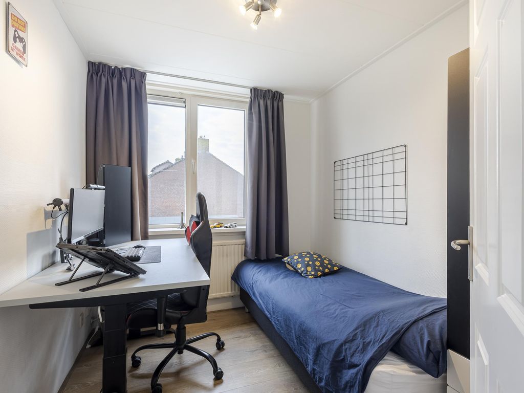 van Brederodestraat 79, GIESSENBURG